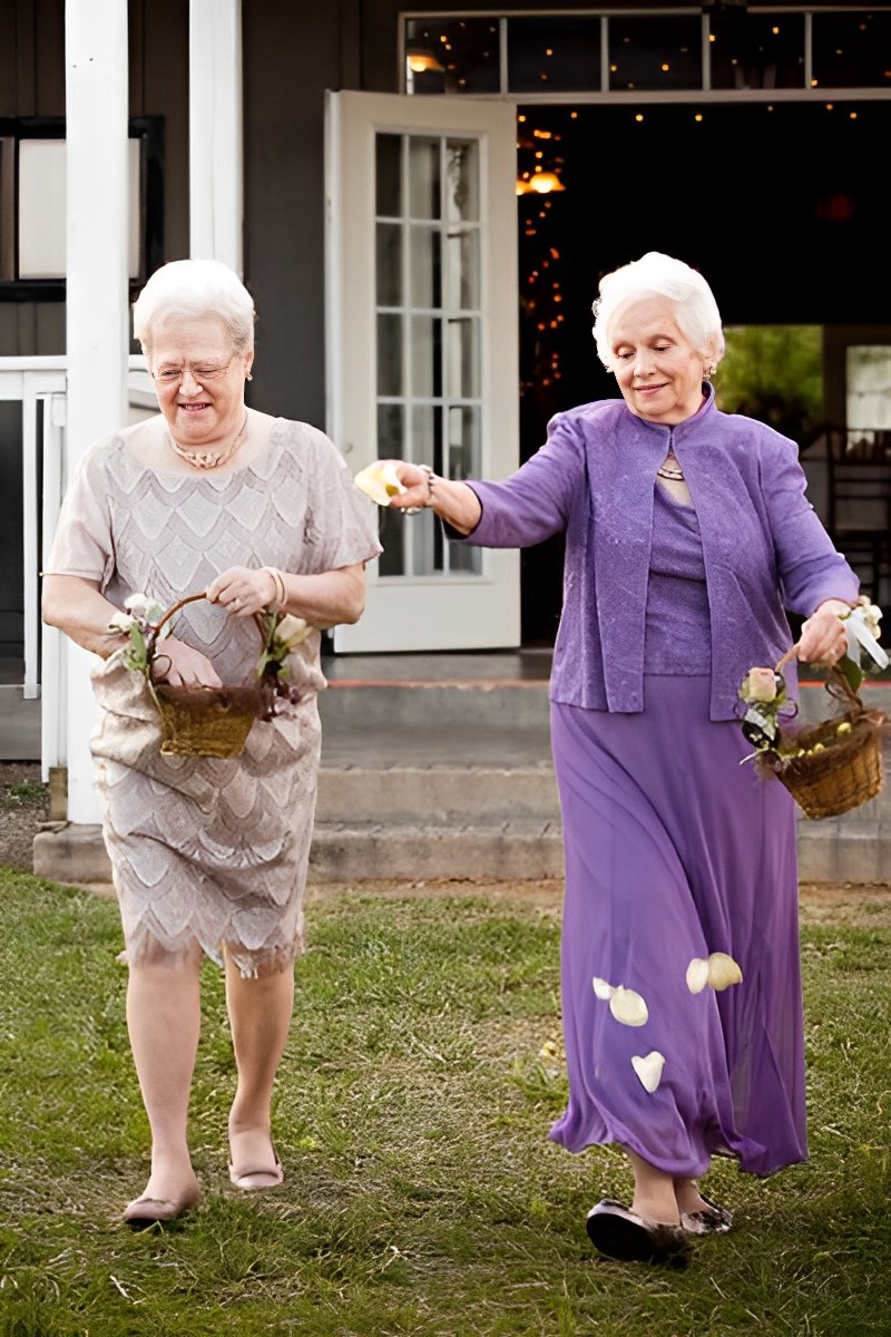 grandma flower girls at wedding